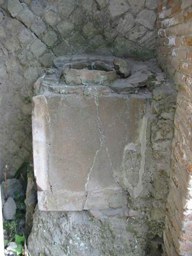 Decumanus Maximus, Herculaneum, number 8. May 2003. West side.
Photo courtesy of Nicolas Monteix.
