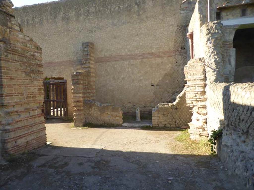 II.1 Herculaneum, September 2015. Rooms on west side of atrium.