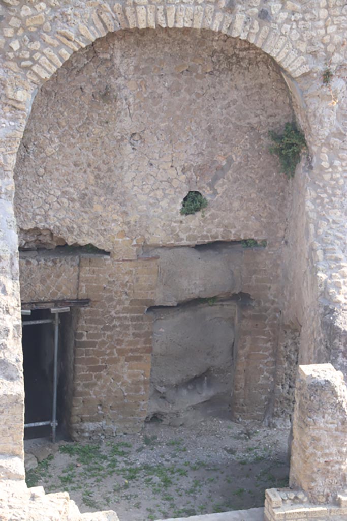 III.1/2/18/19, Herculaneum. October 2023.
Looking towards north side of room B. Photo courtesy of Klaus Heese.
