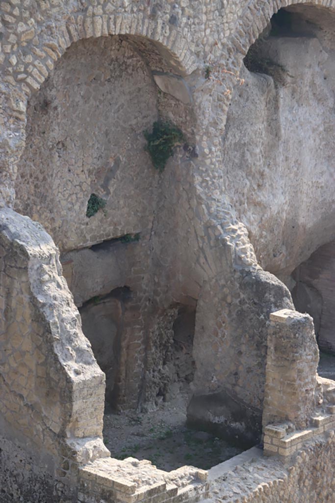 III.1/2/18/19, Herculaneum. October 2023.
Looking towards north-east corner of room B, with doorway in east wall. Photo courtesy of Klaus Heese.
