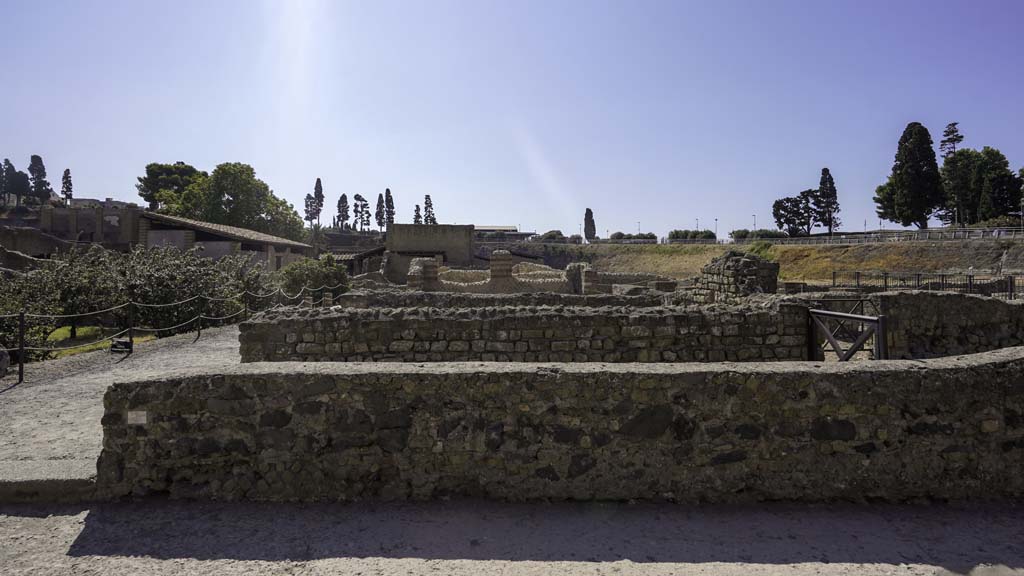 III.1 Herculaneum. August 2021. 
Looking east to wall on south side of entrance doorway, on left, and across rooms. Photo courtesy of Robert Hanson.
