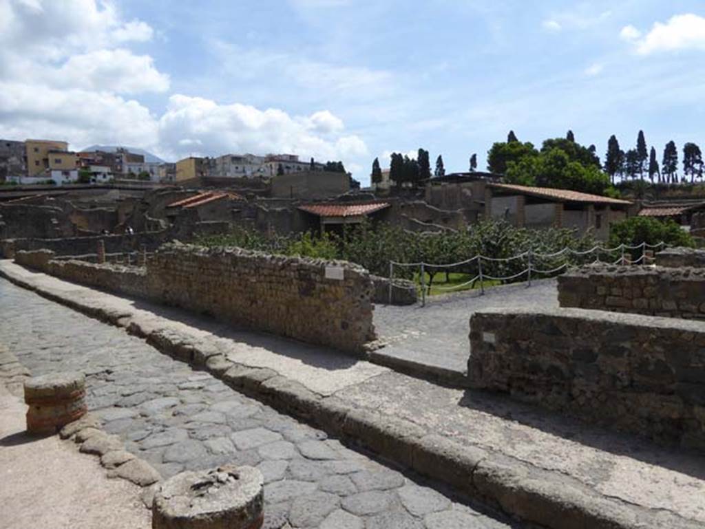 III.1 Herculaneum, September 2015. Looking towards entrance doorway on east side of Cardo III Inferiore.  Photo courtesy of Michael Binns.
