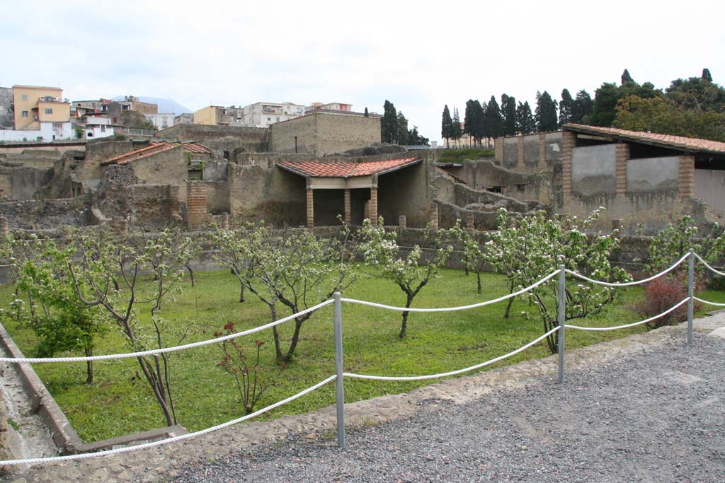 III.1 Herculaneum, April 2013. Area 31, looking across garden area towards north side, and north-east corner.
Photo courtesy of Klaus Heese.
