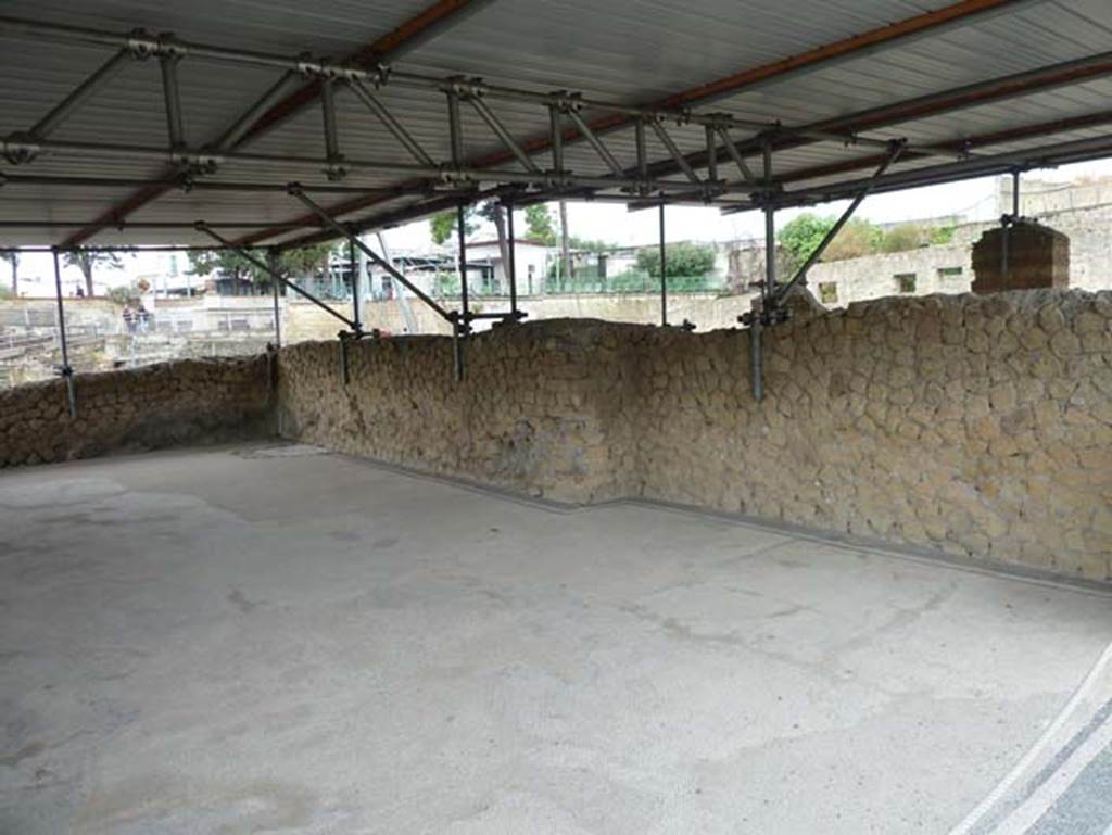 III.1 Herculaneum, September 2015. Room 23, looking towards west wall.