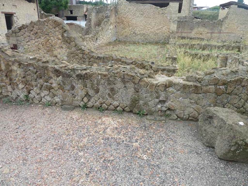 III.1 Herculaneum, September 2015. 
Looking east from south-east corner of area 31, towards wall to corridor 17 and rooms 8, 12, 9, 10 etc.
