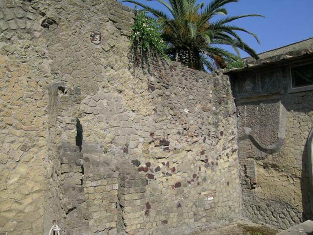 III 03 Herculaneum, June 2005. Looking towards north wall and north-east corner. Photo courtesy of Nicolas Monteix.  
