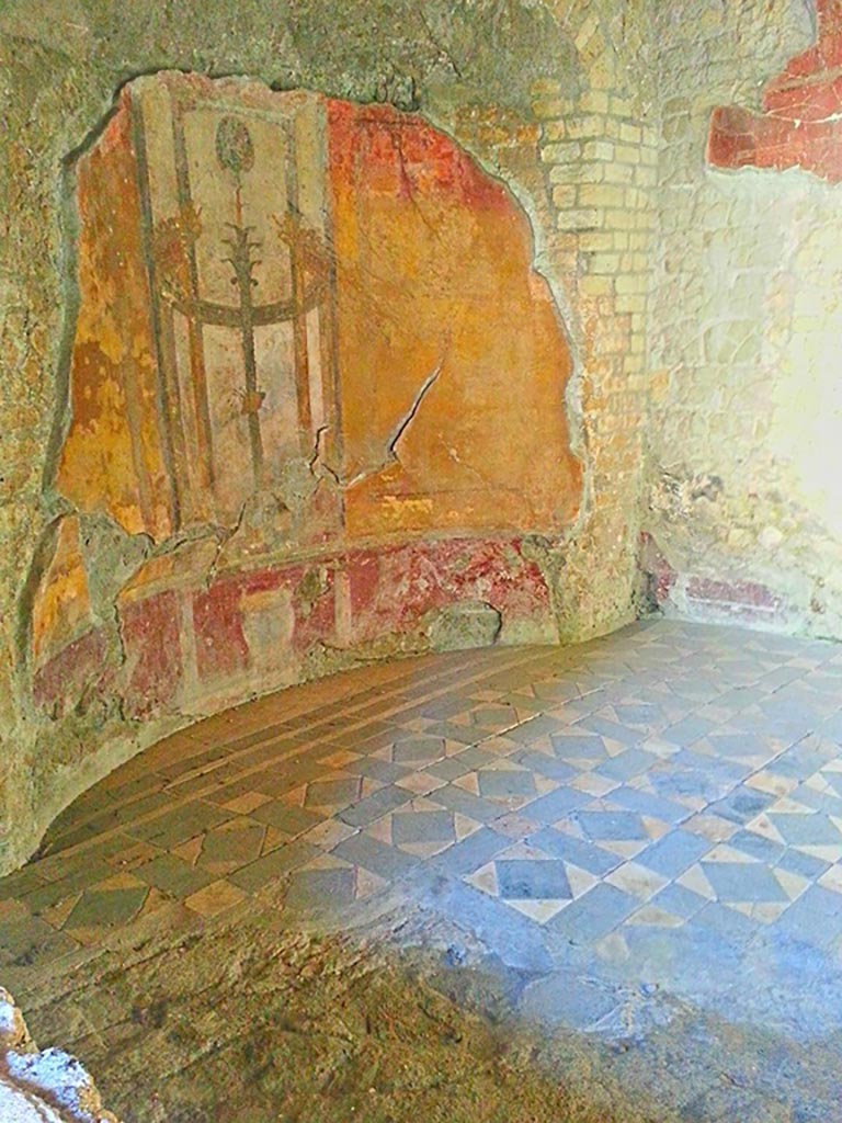 III.3 Herculaneum. Photo taken between October 2014 and November 2019. 
Looking towards north wall of triclinium, through tablinum window in east wall. Photo courtesy of Giuseppe Ciaramella.
