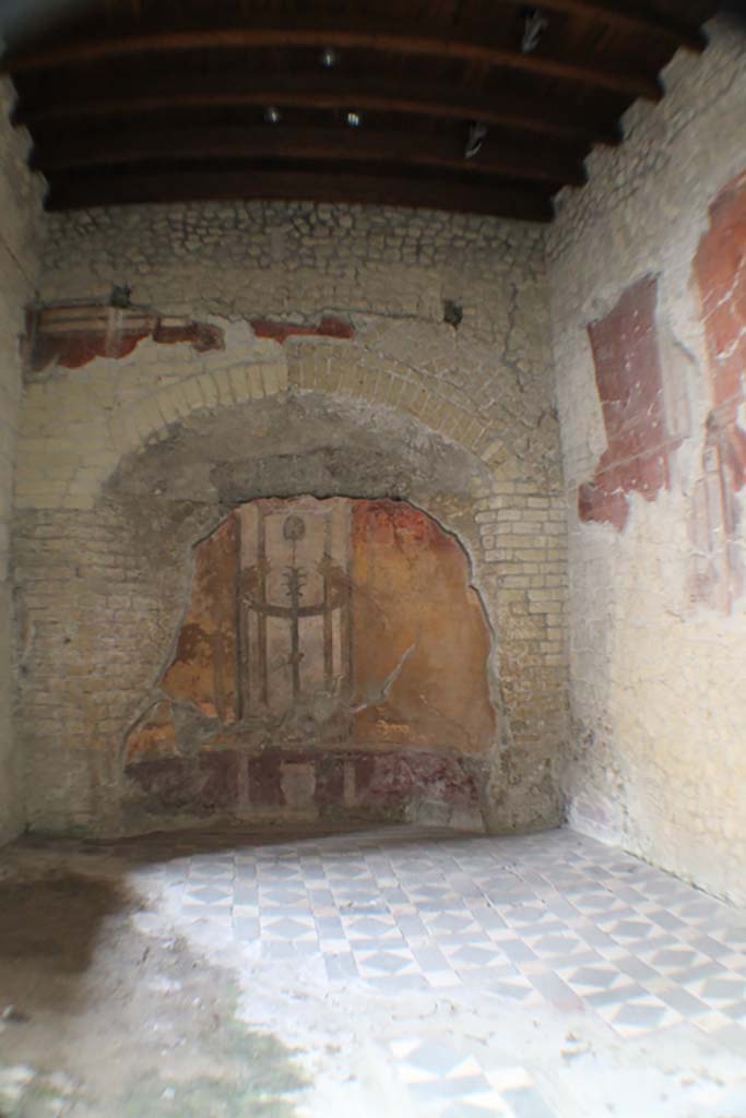 III.3, Herculaneum, March 2014. Looking towards north wall of triclinium.
Foto Annette Haug, ERC Grant 681269 DÉCOR.
