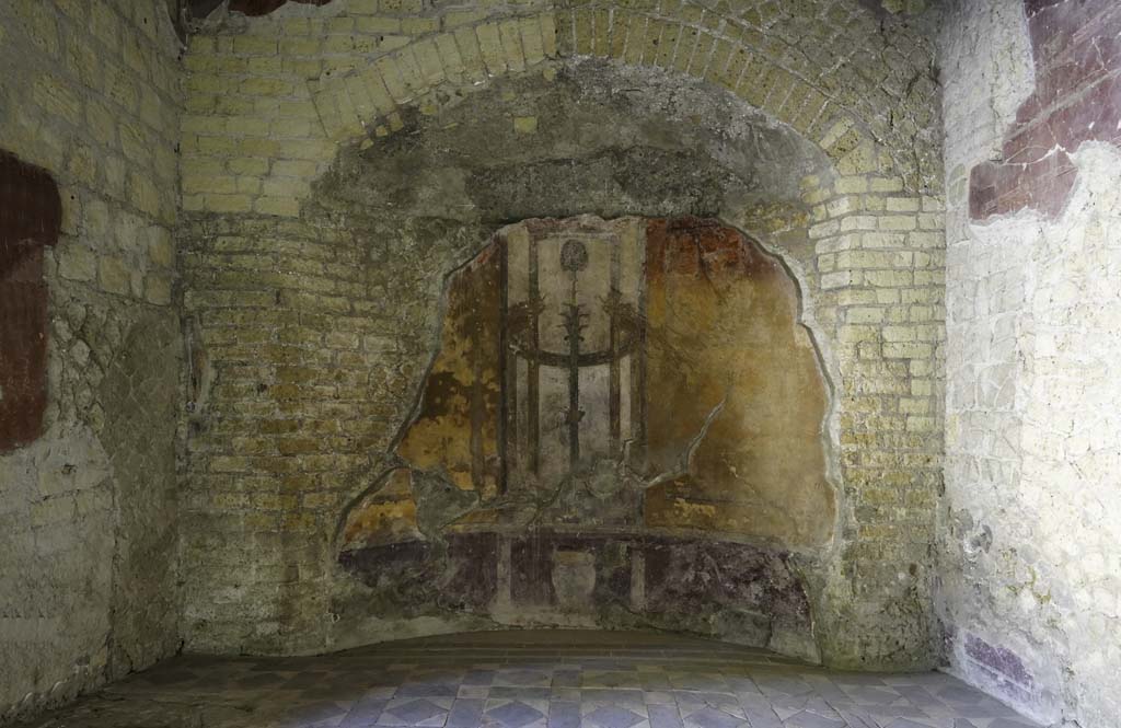 III.3 Herculaneum. August 2021. Looking towards north wall of triclinium. Photo courtesy of Robert Hanson.