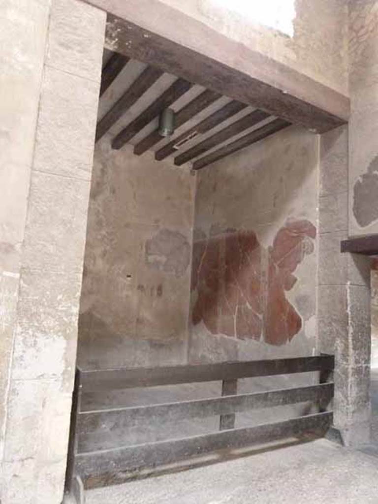 III.11 Herculaneum. May 2010. Room 7, the ala on south side of atrium. Looking south-west. 
.