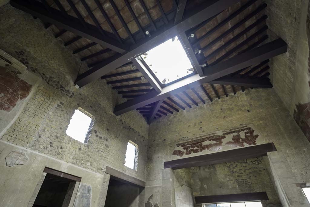 III.11 Herculaneum. August 2021. Room 6, atrium, looking south-west to ceiling and compluvium. Photo courtesy of Robert Hanson.