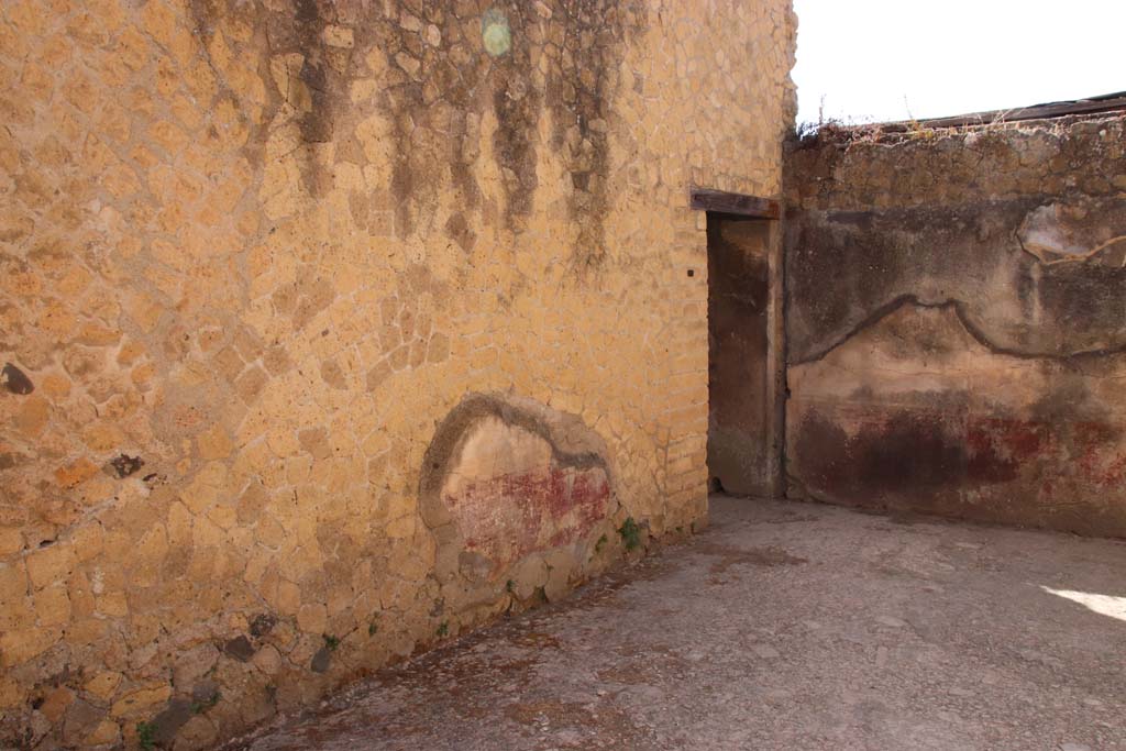 III.16, Herculaneum, September 2019. 
Triclinium 8, looking towards east wall, doorway from corridor 6 in south-east corner, and south wall, on right. 
Photo courtesy of Klaus Heese.
