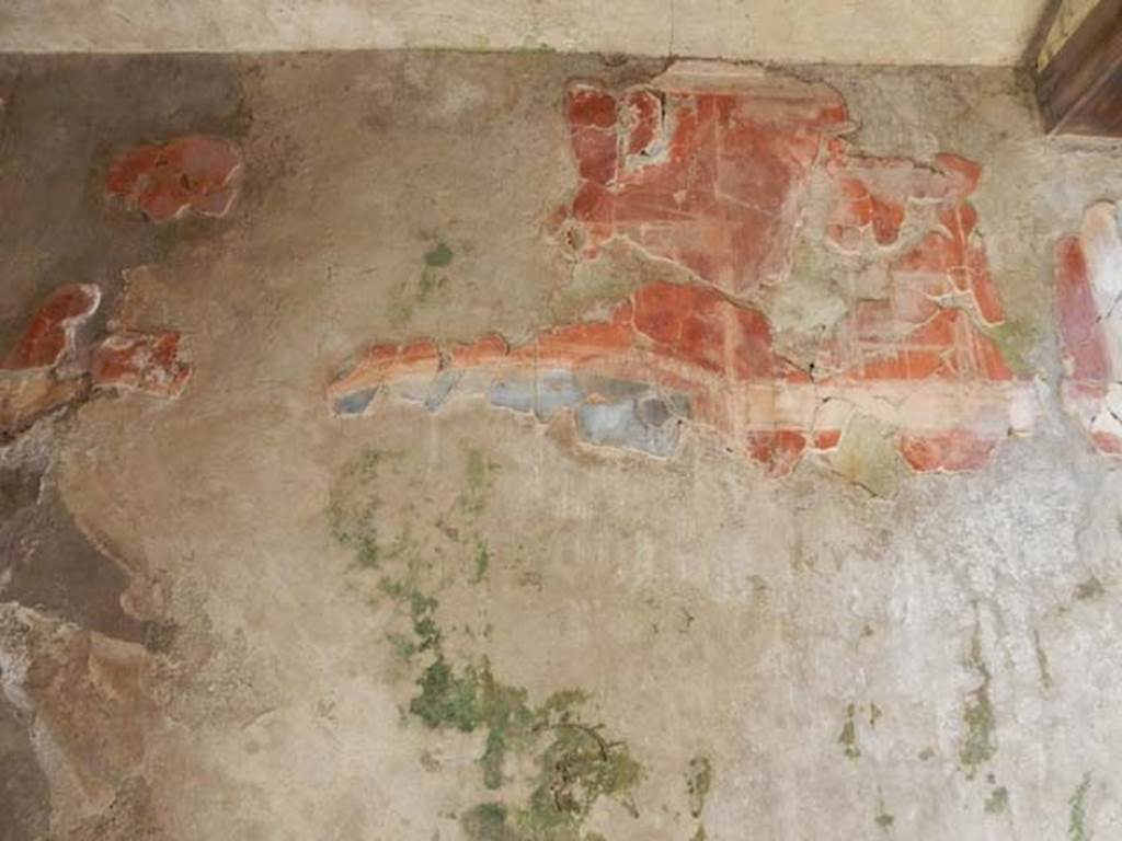 III.16, Herculaneum, May 2018. Looking towards upper north wall of tablinum, room 4. Photo courtesy of Buzz Ferebee.