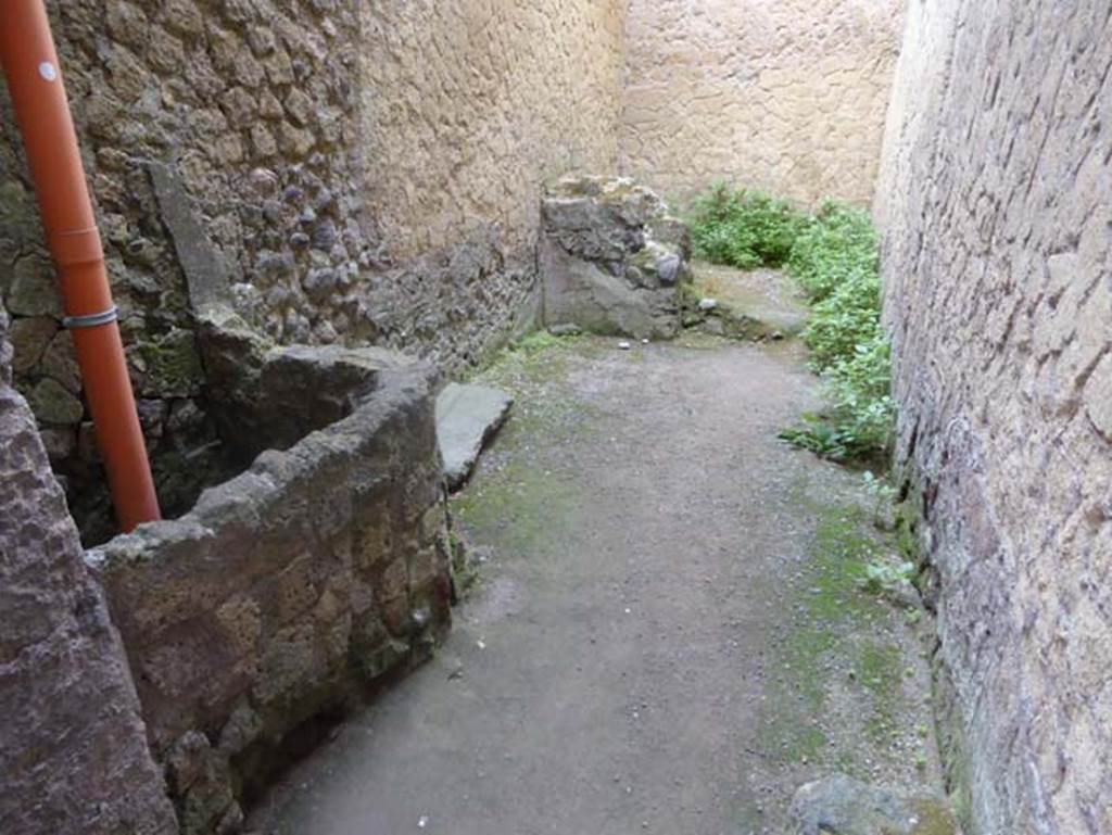 III.16, Herculaneum, October 2014. Room 5, looking west. Photo courtesy of Michael Binns.