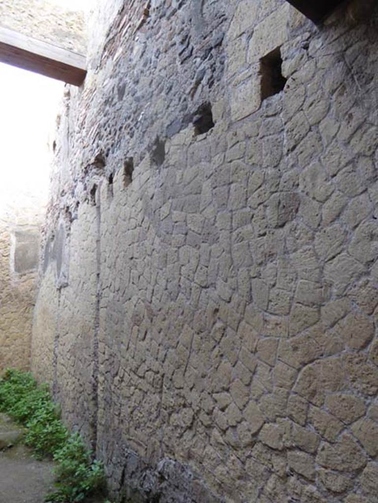 III.16, Herculaneum, October 2014. Room 4, north wall. Photo courtesy of Michael Binns.