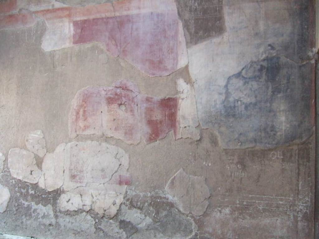 Ins. III.16, Herculaneum, May 2006. Atrium, room 9, north wall.

