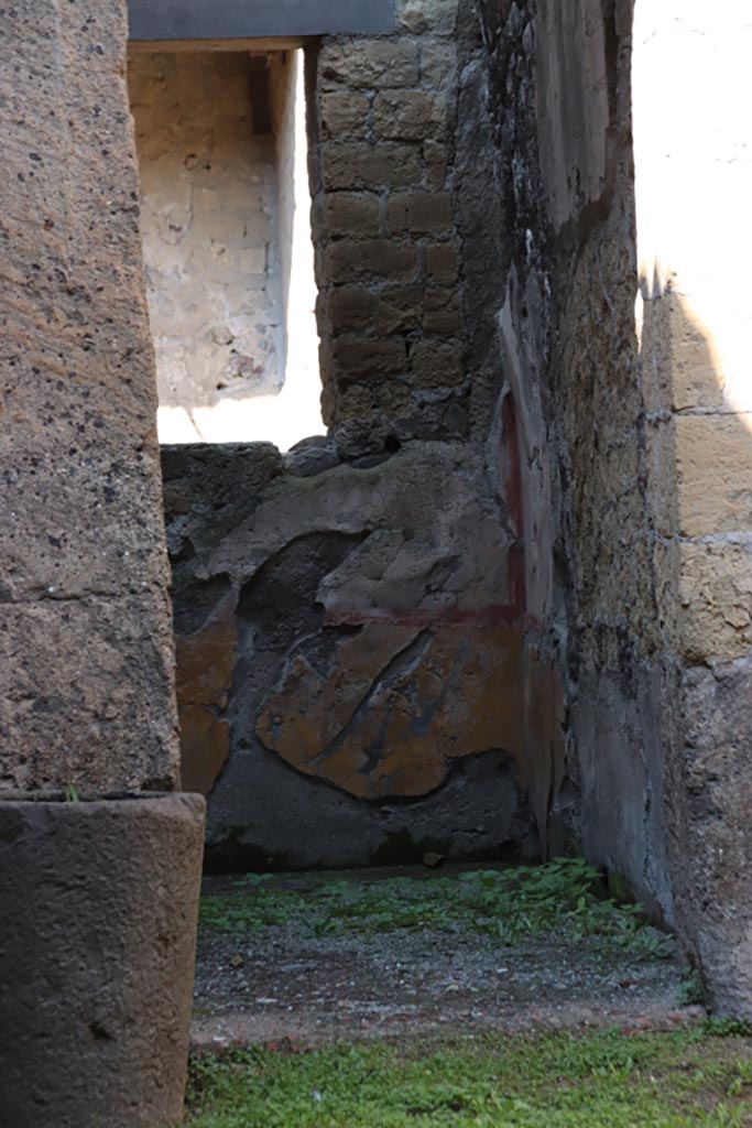 III.17 Herculaneum, October 2022. 
Remaining painted decoration in cubiculum at rear (west side) of atrium. Photo courtesy of Klaus Heese.
