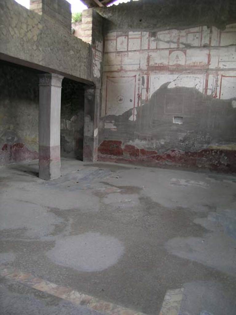 IV.2/1, Herculaneum, May 2004. Tablinum, looking towards north-east corner. Photo courtesy of Nicolas Monteix.
