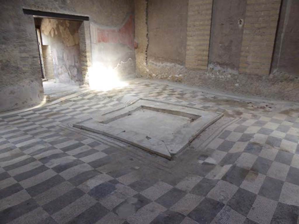 IV.2/1, Herculaneum, September 2016. Looking north-west across atrium, from near doorway from tablinum.. Photo courtesy of Michael Binns.
