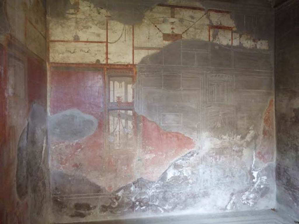 IV.2/1, Herculaneum, September 2016. Cubiculum 11, looking towards east wall. Photo courtesy of Michael Binns.