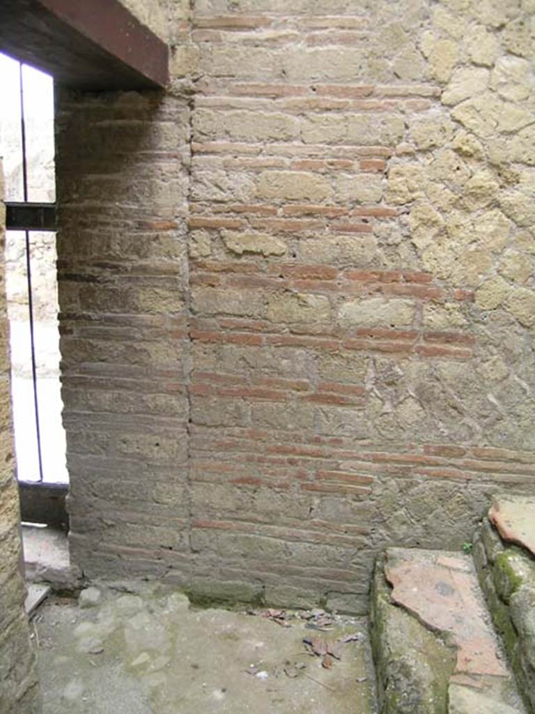 IV.2 Herculaneum, June 2005. Looking towards west wall with steps, in room on north side of entrance corridor.
Photo courtesy of Nicolas Monteix.
