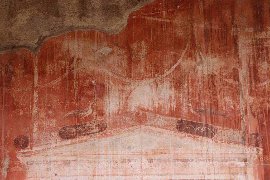 IV.4, Herculaneum, September 2017. Courtyard 3, detail from upper north wall. Photo courtesy of Klaus Heese.