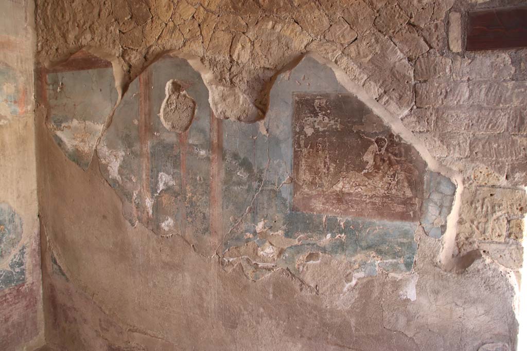 IV.4, Herculaneum, October 2020. Room 8, looking towards south wall in south-east corner of oecus. Photo courtesy of Klaus Heese.