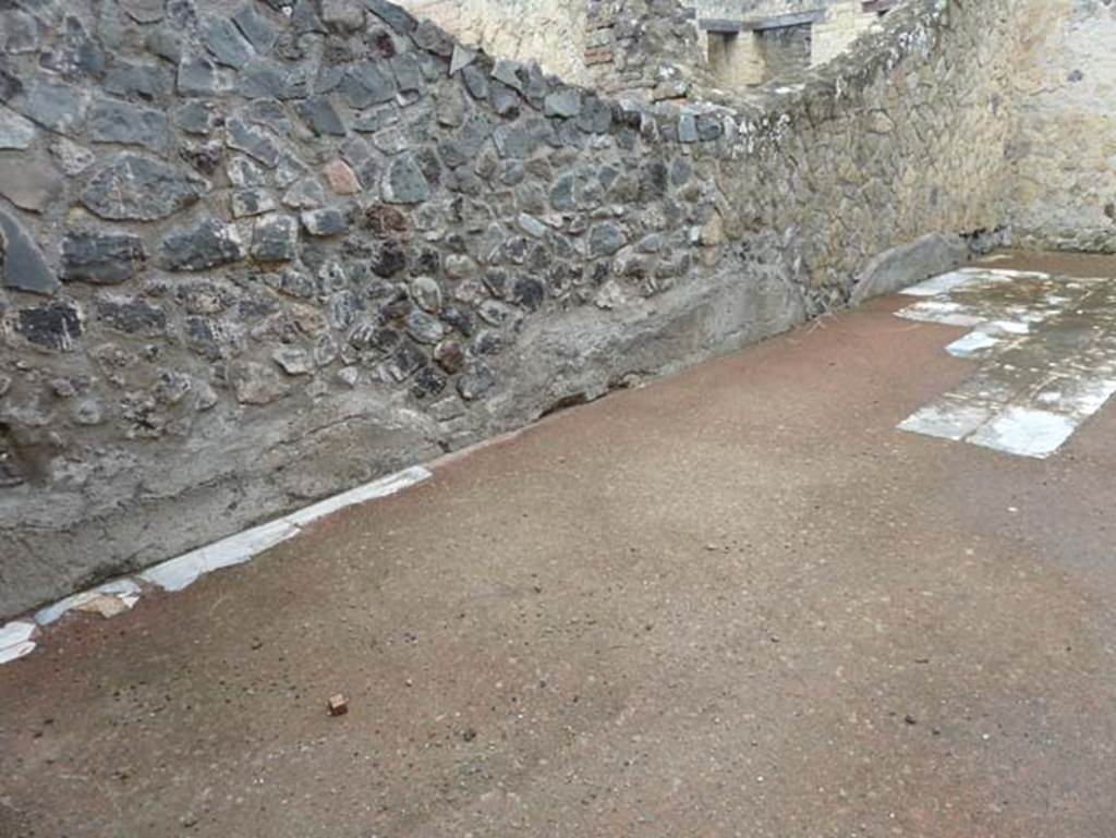 IV.4 Herculaneum. September 2015. Room 20, north wall of triclinium.

