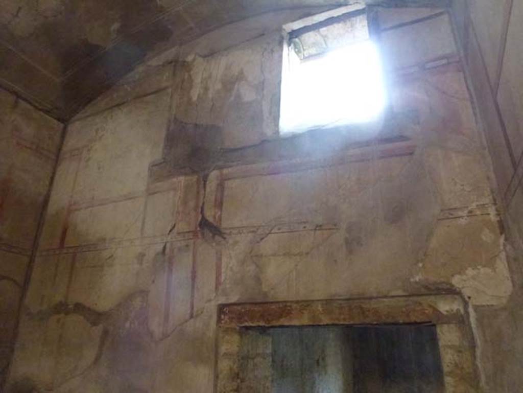 IV.4 Herculaneum. October 2012. Room 23, upper south wall of anteroom, with doorway to east end of corridor 21. Photo courtesy of Michael Binns.
