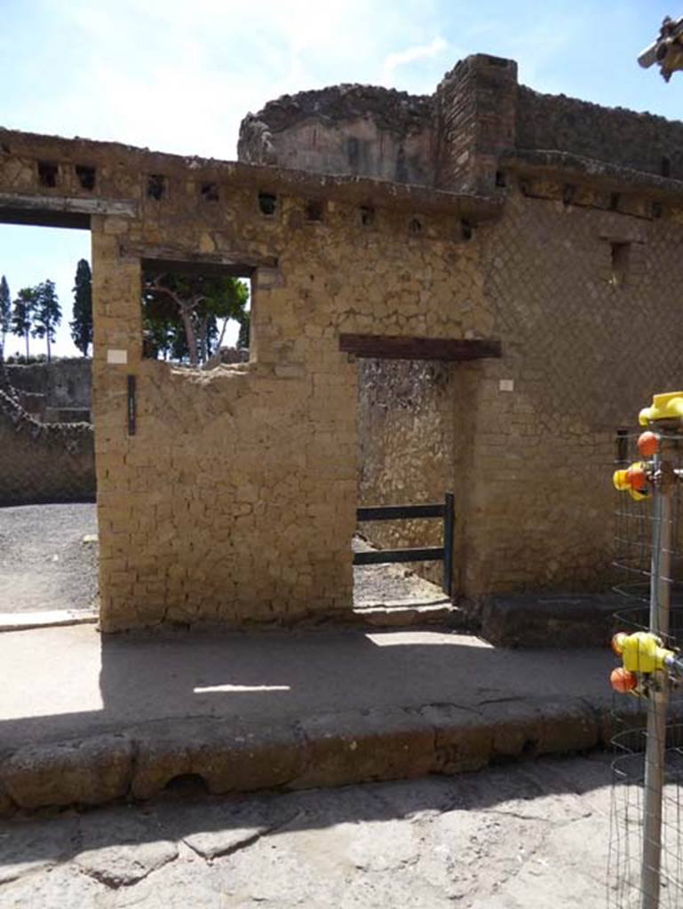 IV.5 Herculaneum, on right, September 2015. Entrance doorway to workshop, linked to atrium of IV.6.  Photo courtesy of Michael Binns.

