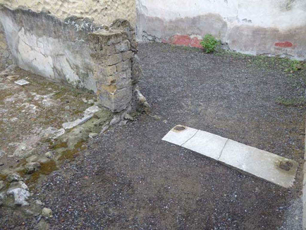 IV.8 Herculaneum, October 2015. Room 6, looking east towards threshold of room. Photo courtesy of Michael Binns.