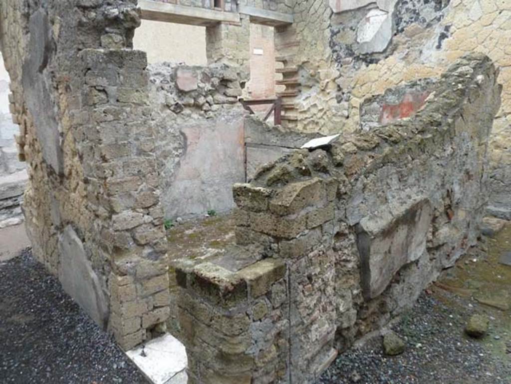 Ins. IV.8, Herculaneum, September 2015. Doorways to two rooms on north side of entrance doorway.

 
