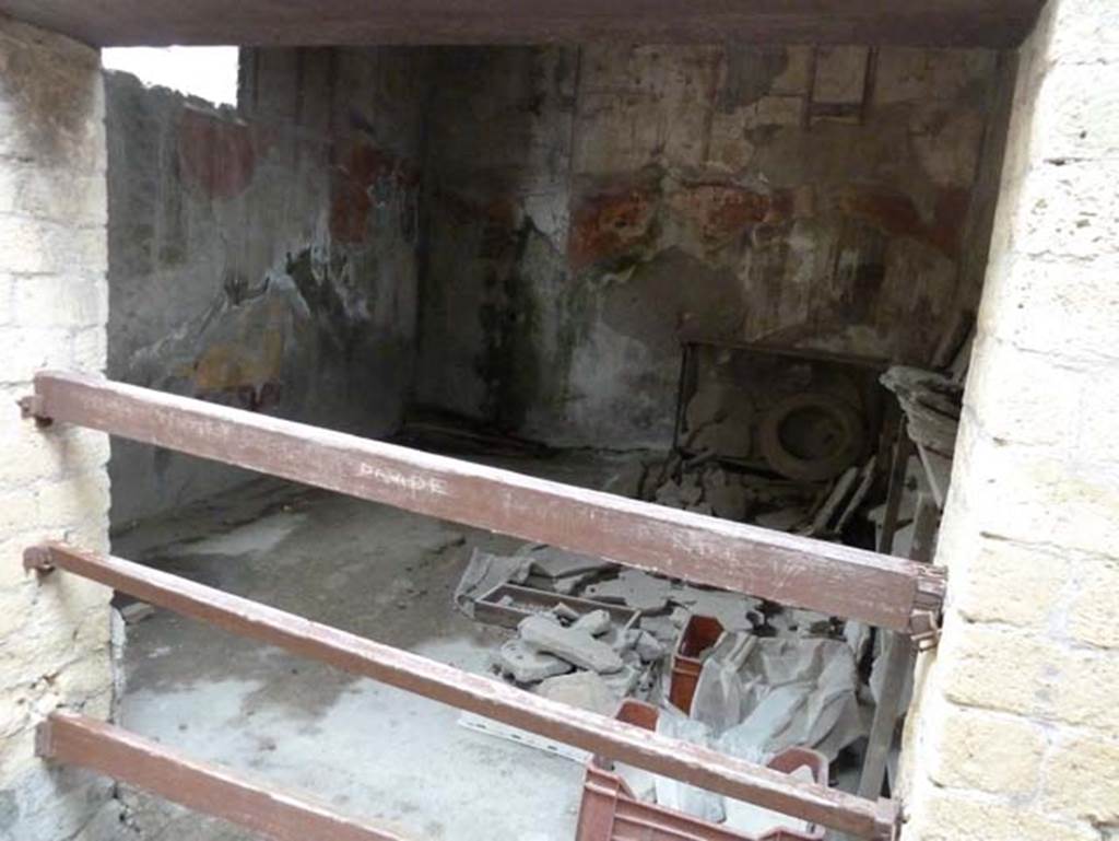 IV.11, Herculaneum, September 2015. Room, perhaps a triclinium, on east side of access corridor.