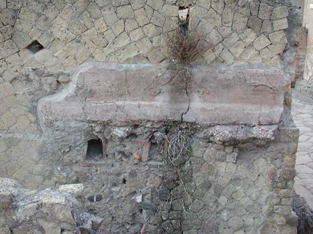 IV.12 Herculaneum, September 2003. Looking towards upper west wall, northern end, above shop.
Photo courtesy of Nicolas Monteix.
