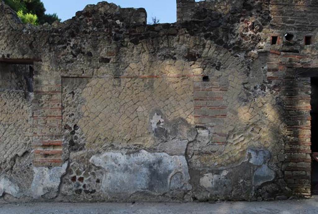 Decumanus Inferiore, Herculaneum. June 2008. South side of roadway, with entrance to IV.14, on right.
Photo courtesy of Nicolas Monteix. 
