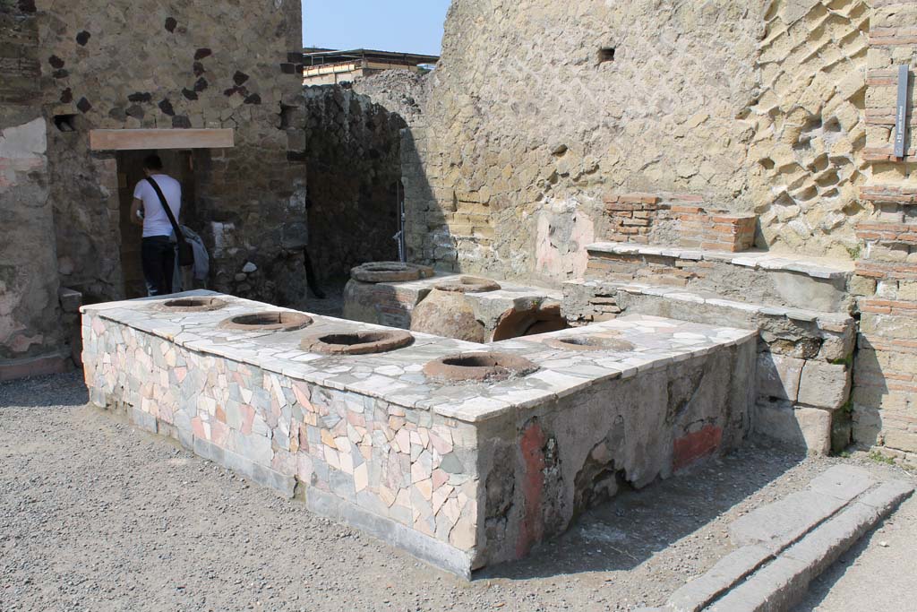 IV.15 Herculaneum, March 2014. Looking south-west towards counter.  
Foto Annette Haug, ERC Grant 681269 DÉCOR
