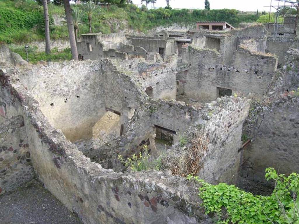 IV.18 Herculaneum, May 2004. General view, taken from IV.13, with room 6 visible on the right, looking south.
Photo courtesy of Nicolas Monteix.
