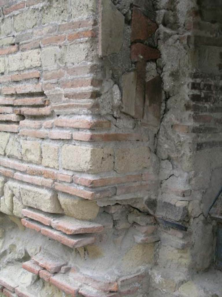 IV.20 Herculaneum, May 2005. Detail from south side of wall of steps to upper floor.
Photo courtesy of Nicolas Monteix.
