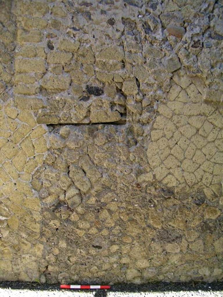 V.3, Herculaneum, May 2004. Room B, north wall of entrance corridor. Photo courtesy of Nicolas Monteix.
