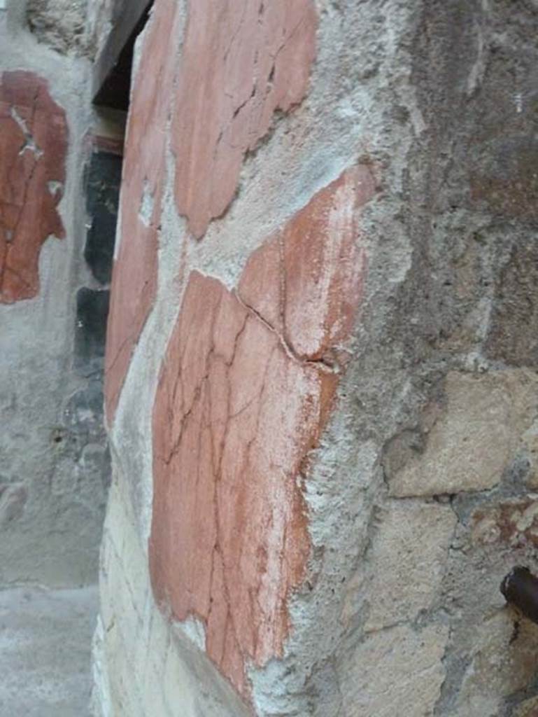 Ins. V 7, Herculaneum, September 2015. South end of west wall of internal courtyard, taken from window in tablinum.