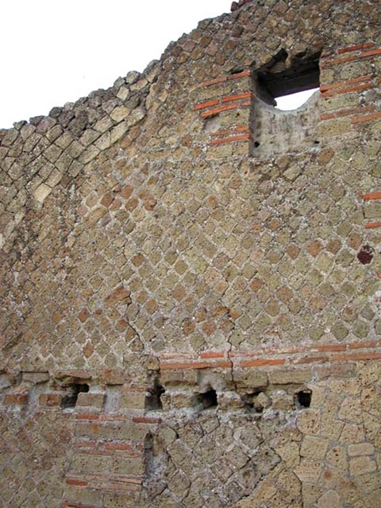 V.7, Herculaneum. September 2003. Atrium, detail of upper north wall. Photo courtesy of Nicolas Monteix.