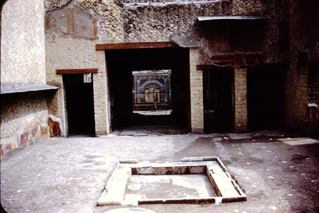 Ins. V.7, Herculaneum, 1955. Looking east across atrium. 
Source: The Wilhelmina and Stanley A. Jashemski archive in the University of Maryland Library, Special Collections (See collection page) and made available under the Creative Commons Attribution-Non Commercial License v.4. See Licence and use details. J55f0475
