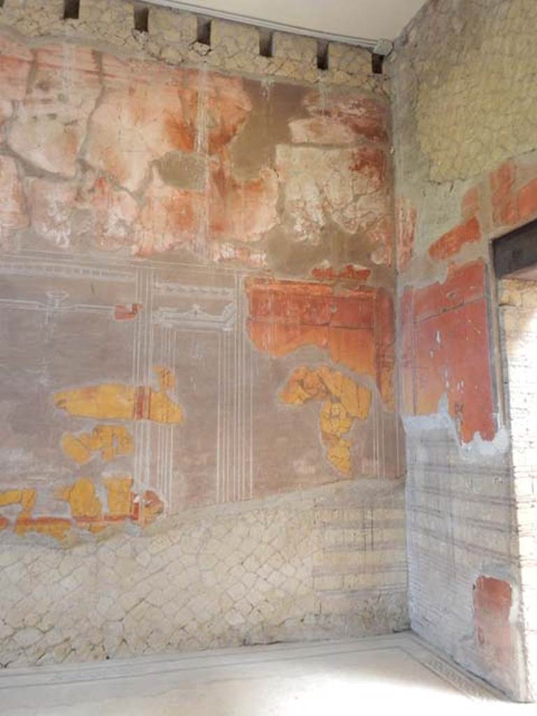 V.8 Herculaneum. May 2018. Room 7, looking towards north-west corner.
Photo courtesy of Buzz Ferebee.
