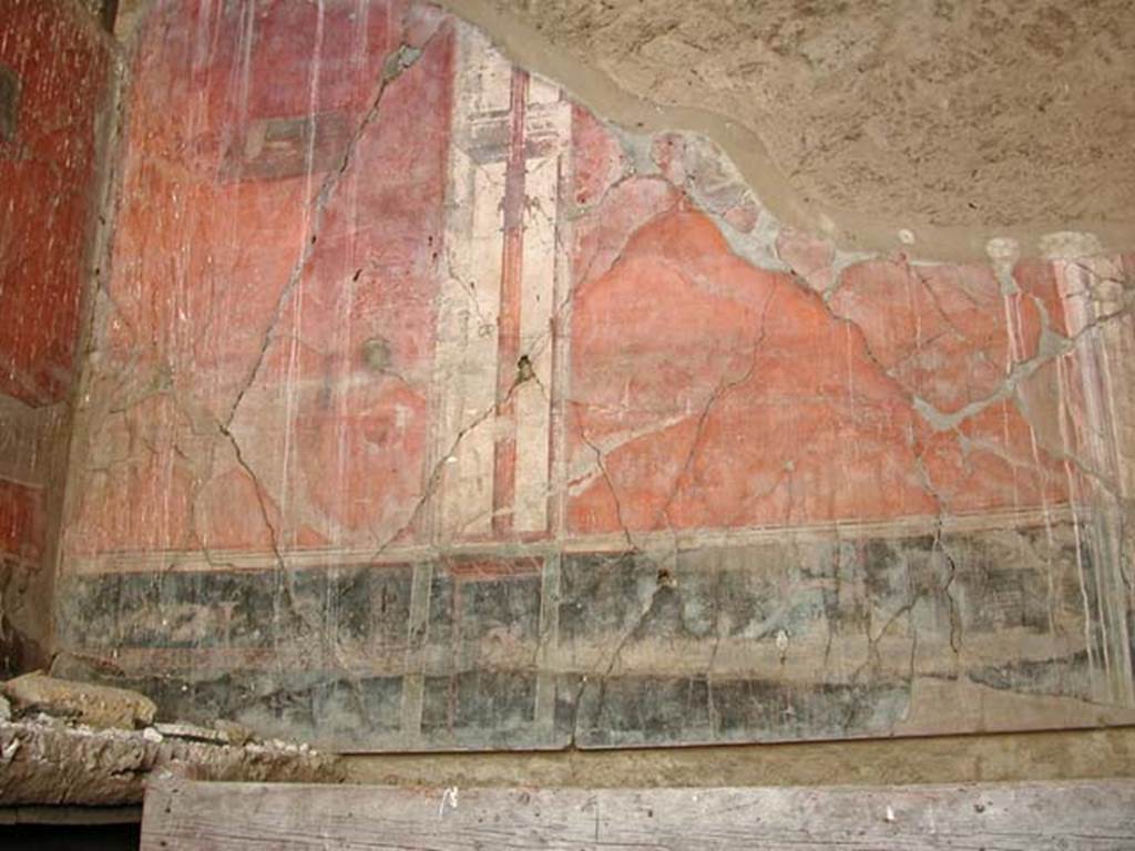 V.13, Herculaneum,  September 2003. Looking towards south wall of room on upper floor.
Photo courtesy of Nicolas Monteix.
