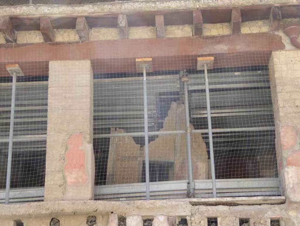 V.14 Herculaneum, July 2015. Looking south to room on upper floor. Photo courtesy of Michael Binns.