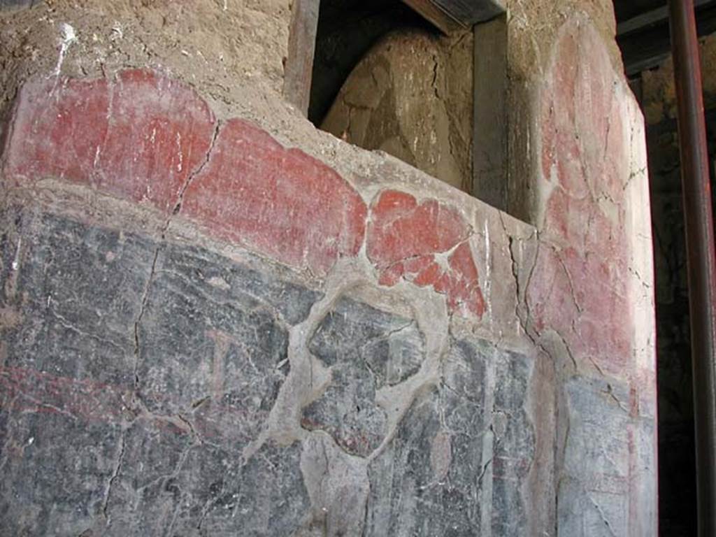 V.14, Herculaneum. September 2003. Detail of south wall of upper room 39. Photo courtesy of Nicolas Monteix.