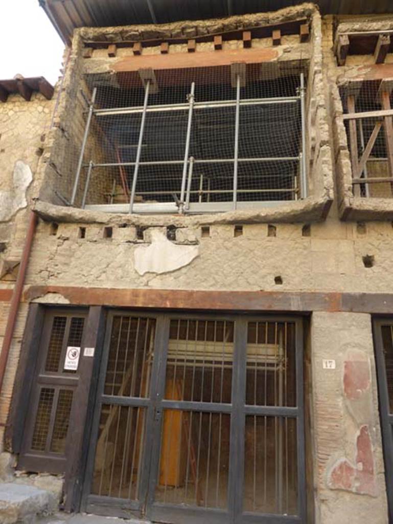 V 18, on left, and 17, Herculaneum, September 2015. Entrance doorway and upper floor.
 
