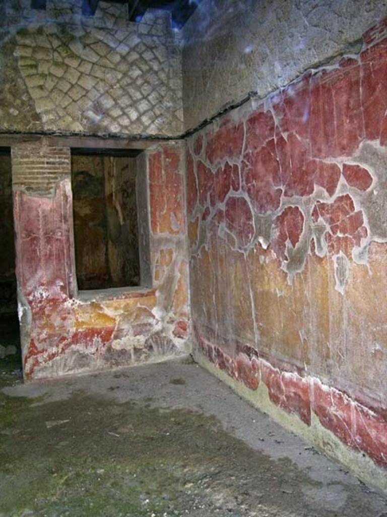 V.17, Herculaneum. May 2006. Looking towards south-west corner of shop-room.
Photo courtesy of Nicolas Monteix.
