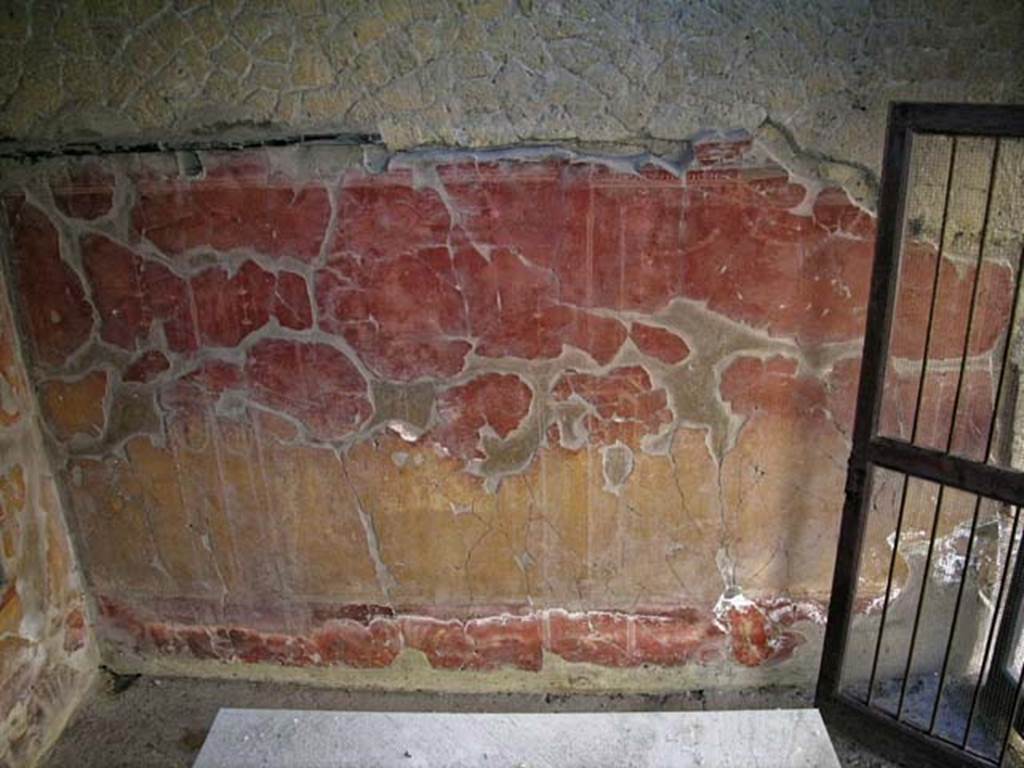 V.17, Herculaneum. May 2006. Looking towards west wall of shop-room.  Photo courtesy of Nicolas Monteix.

