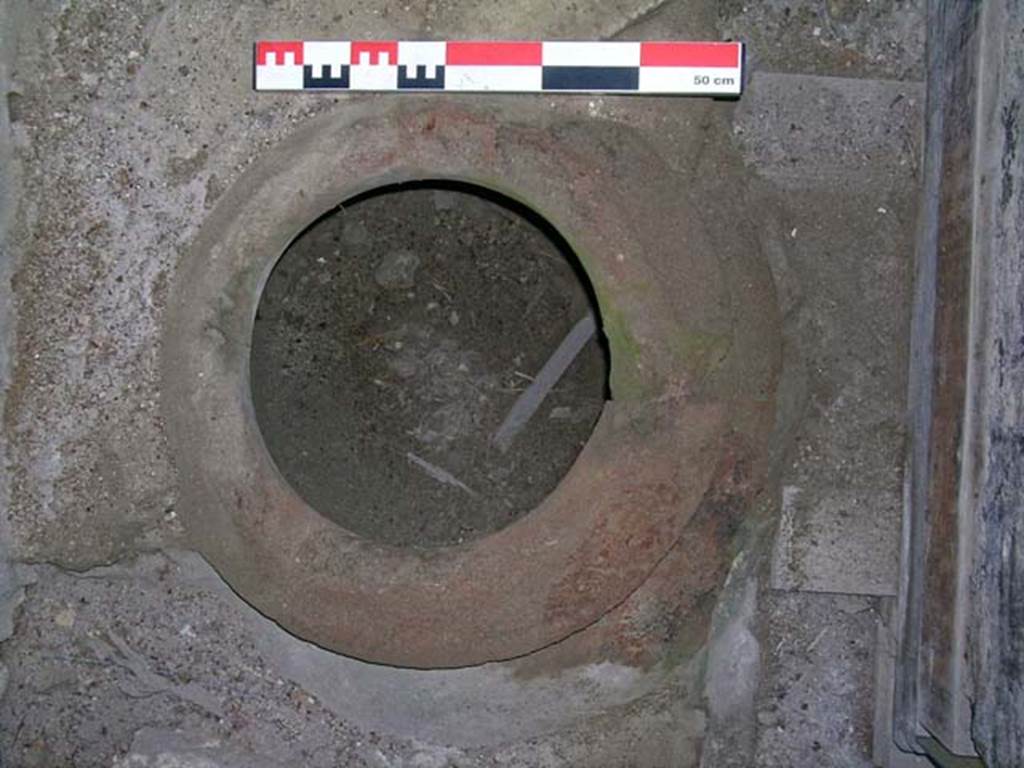 V.17-18, Herculaneum. May 2006. Looking down into dolium. Photo courtesy of Nicolas Monteix.

